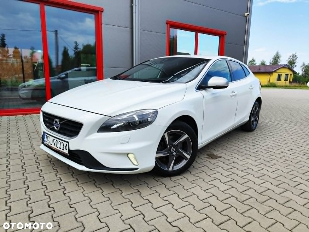 Volvo V40 D2 Drive-E R-Design Momentum - 4