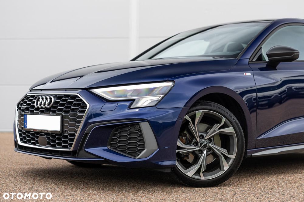 Audi A3 Sportback 40 TDI quattro S tronic S line - 4