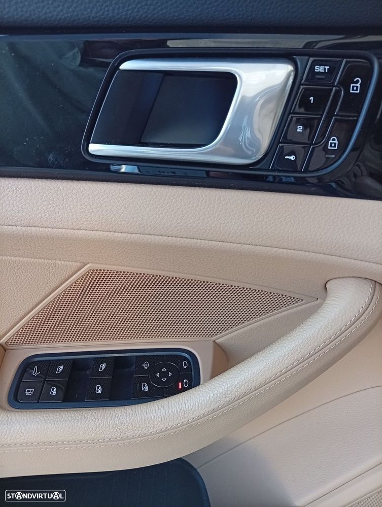 Porsche Panamera Sport Turismo 4 E-Hybrid Platinum Edition - 21