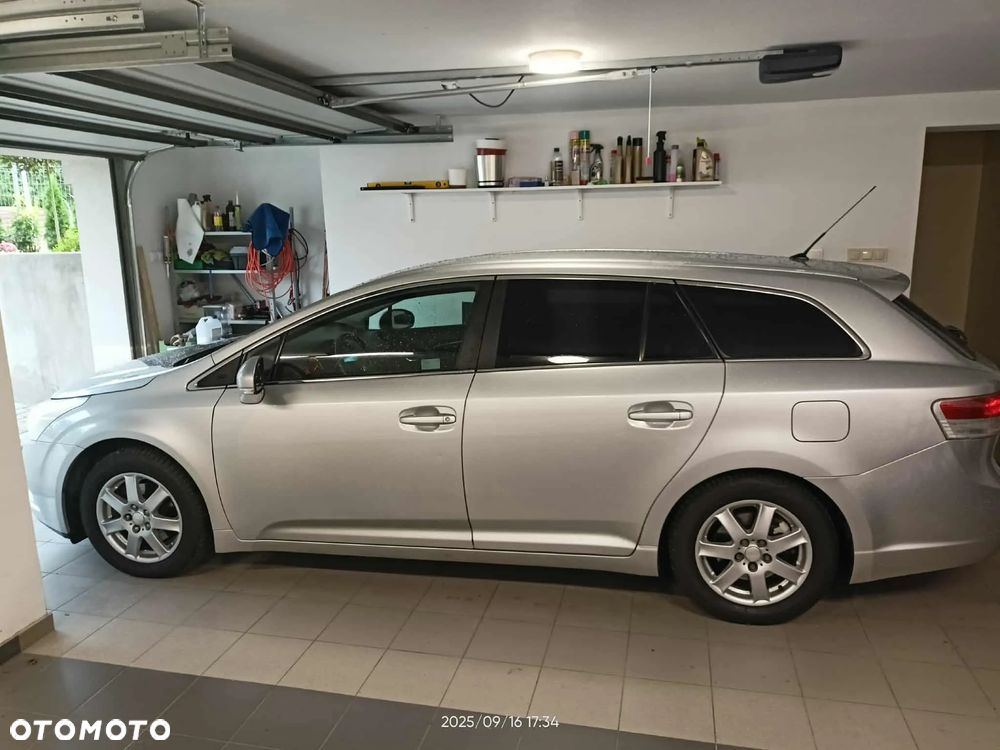 Toyota Avensis - 6