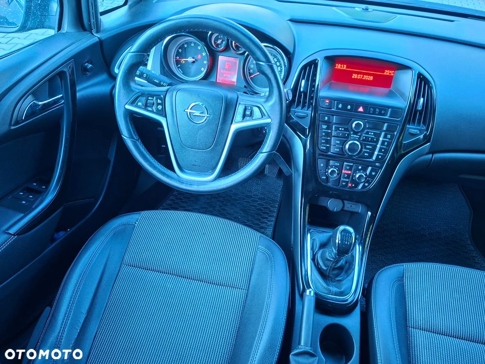 Opel Astra 1.4 T Cosmo - 22
