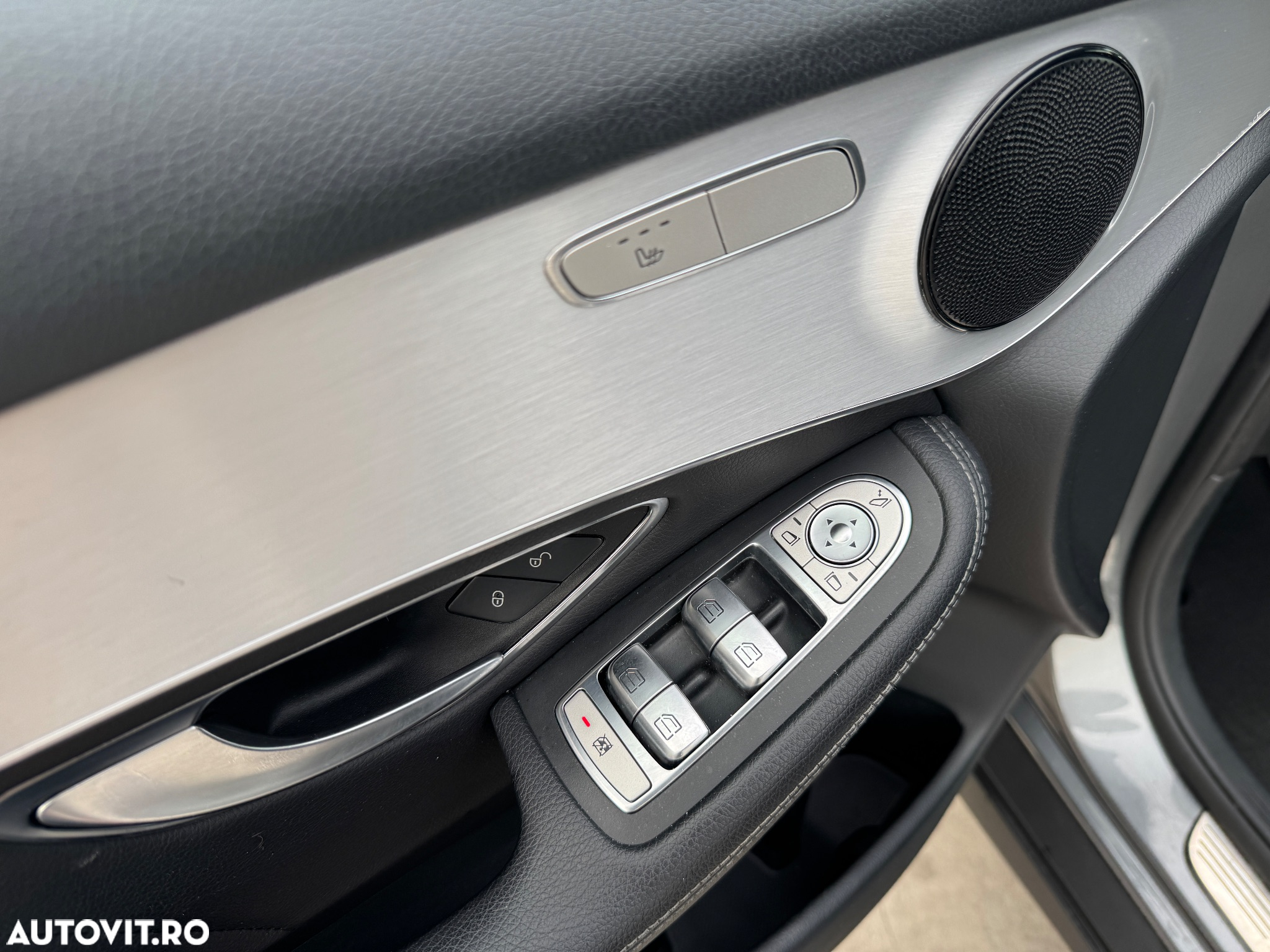 Mercedes-Benz GLC 250 d 4Matic 9G-TRONIC AMG Line - 27