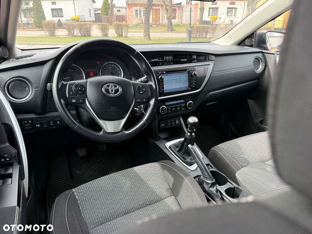 Toyota Auris 2.0 D-4D Dynamic - 13