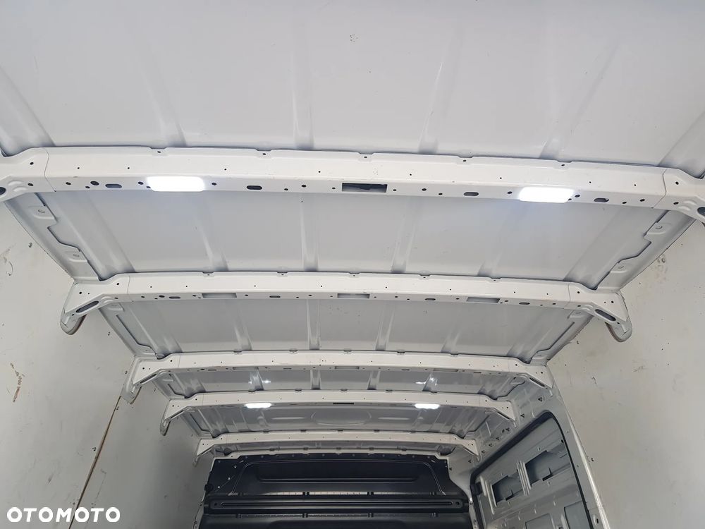 Volkswagen Crafter - 21