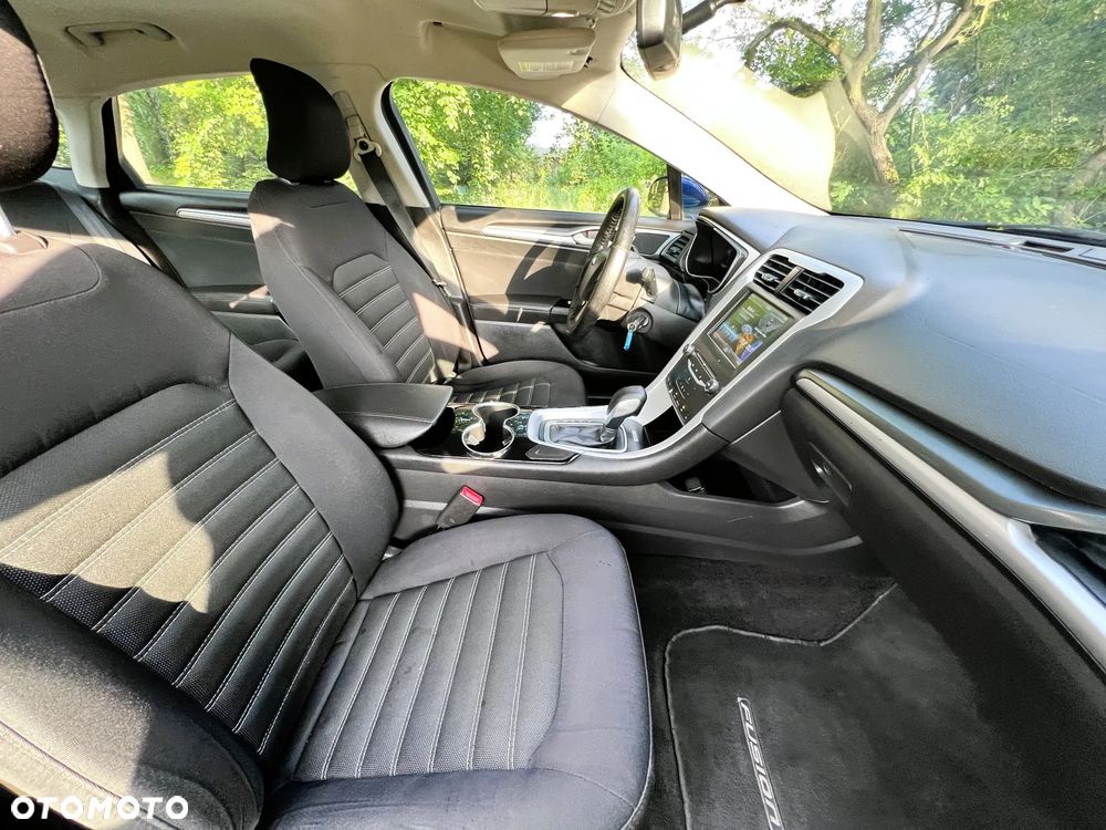 Ford Fusion - 11