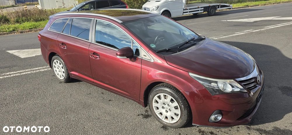 Toyota Avensis 1.8 Premium - 8