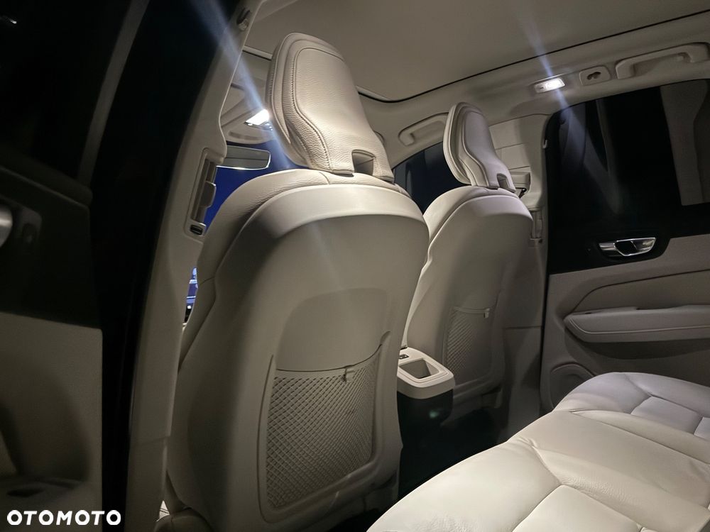 Volvo XC 60 B5 B AWD Ultra Dark - 13