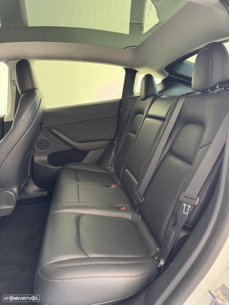Tesla Model Y Long Range Dual Motor AWD - 17