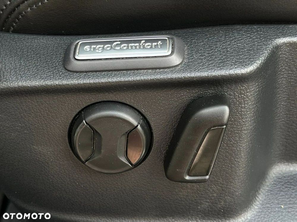 Volkswagen Passat - 14