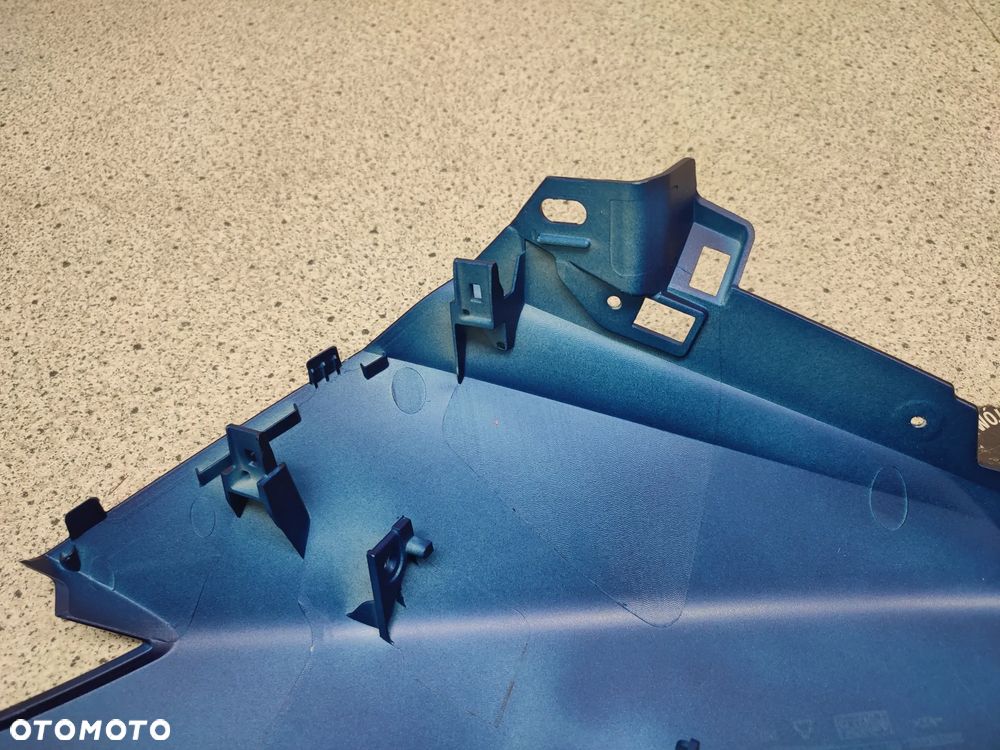 Owiewka, osłona, bok, boczek, zadupek, ogon Peugeot Metropolis 400 - 11
