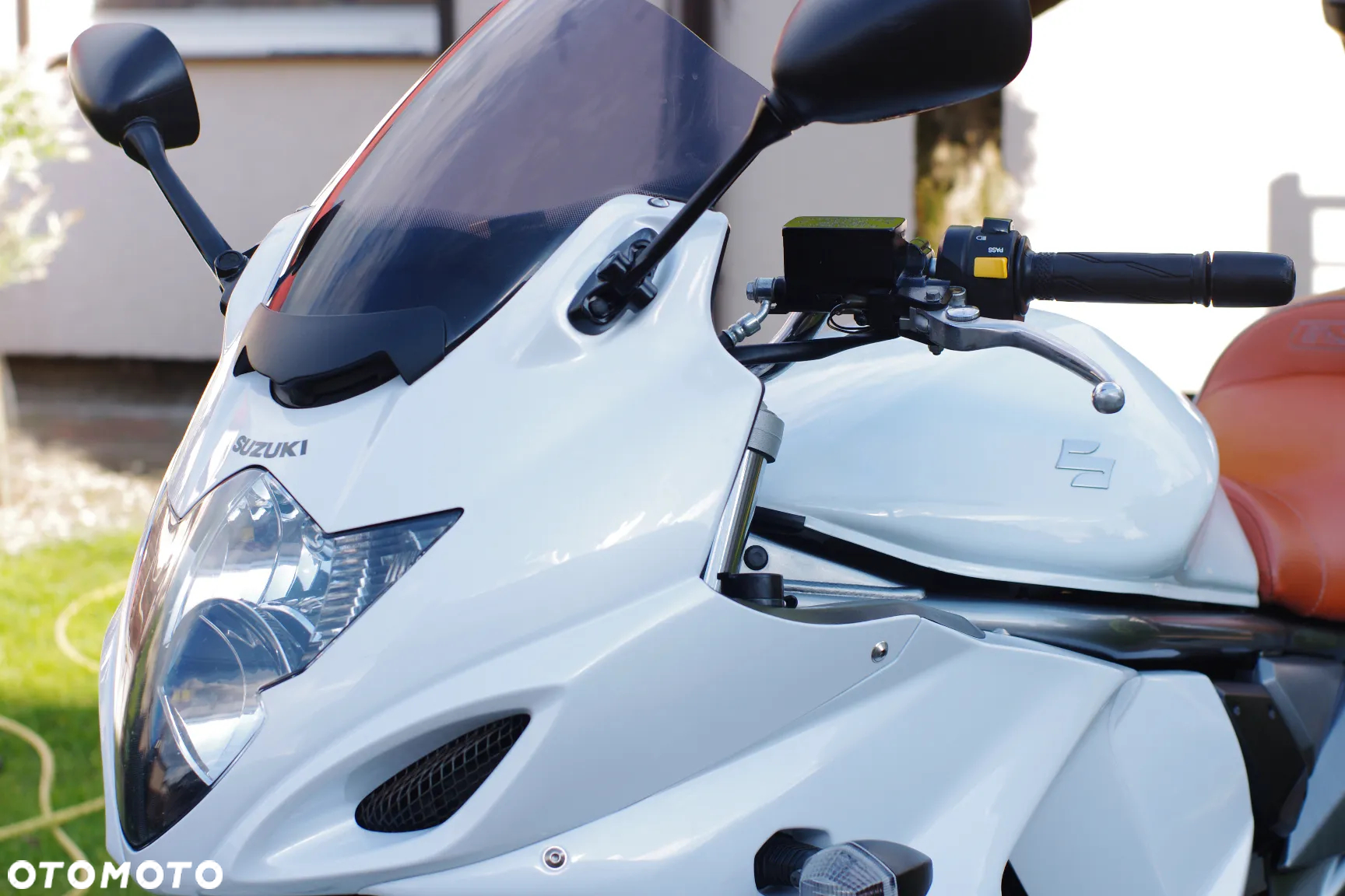 Suzuki GSX - 24