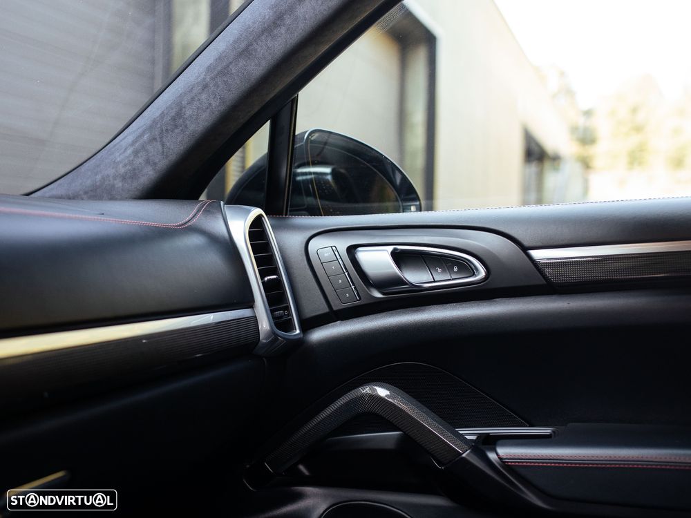 Porsche Cayenne Turbo Tiptronic S - 39