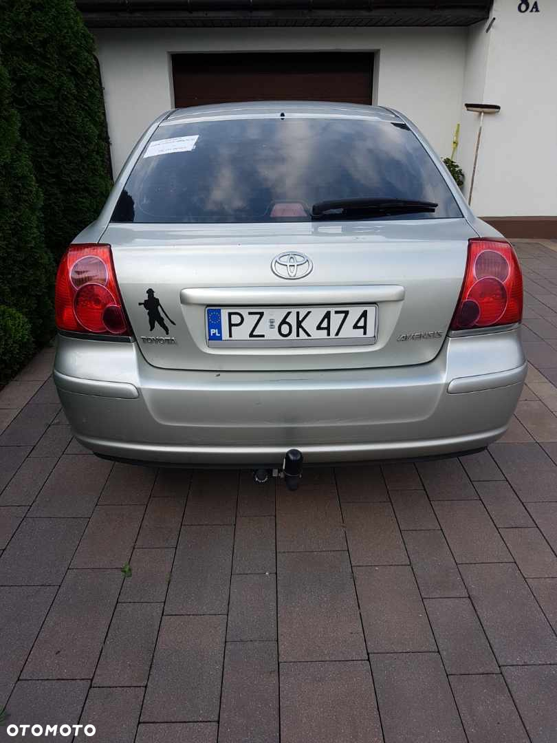 Toyota Avensis 1.8 VVT-i Sol - 4