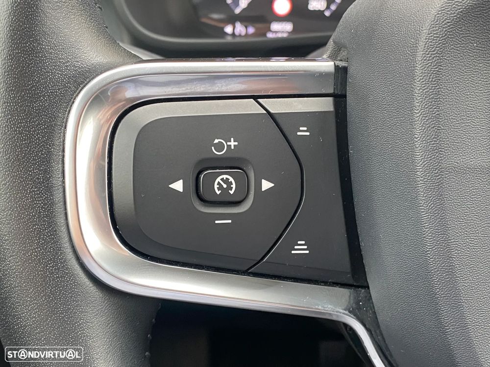 Volvo XC 40 2.0 D3 Momentum Plus Geartronic - 23