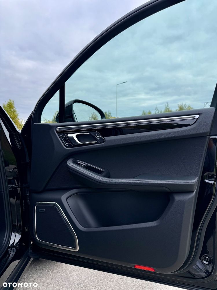 Porsche Macan - 30