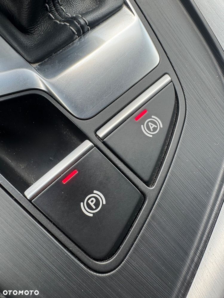 Audi A4 Avant 2.0 TDI Quattro S tronic - 8