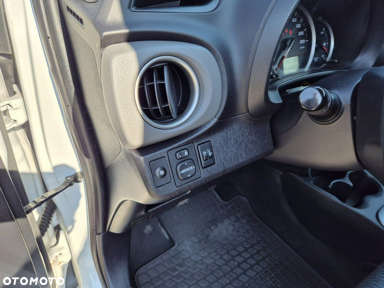Toyota Yaris 1.0 Active - 22