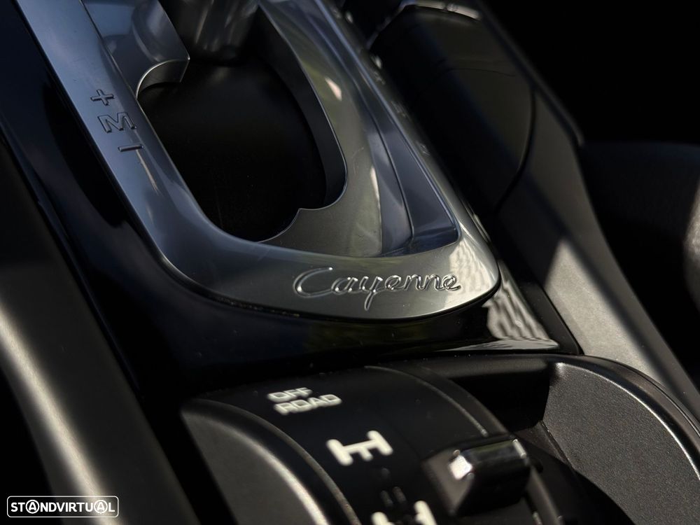 Porsche Cayenne Platinum Edition - 27