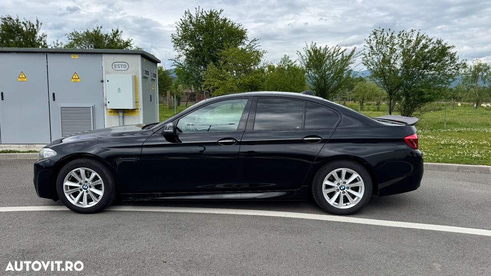 BMW Seria 5 520d xDrive AT - 11
