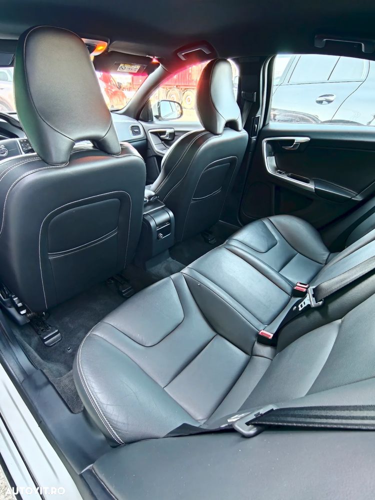 Volvo S60 D3 Geartronic Summum - 17
