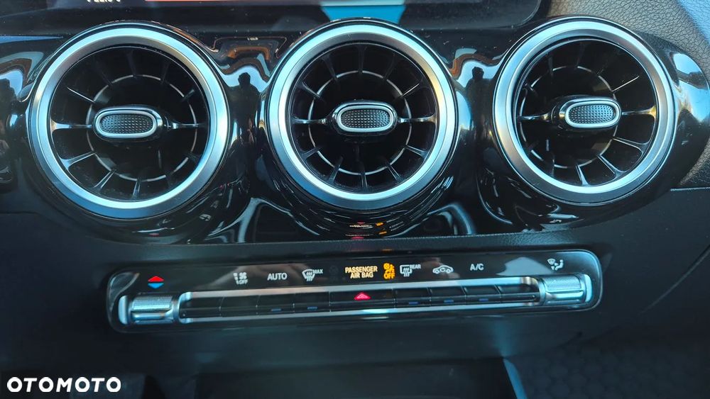 Mercedes-Benz Klasa B 180 Progressive 7G-DCT - 31