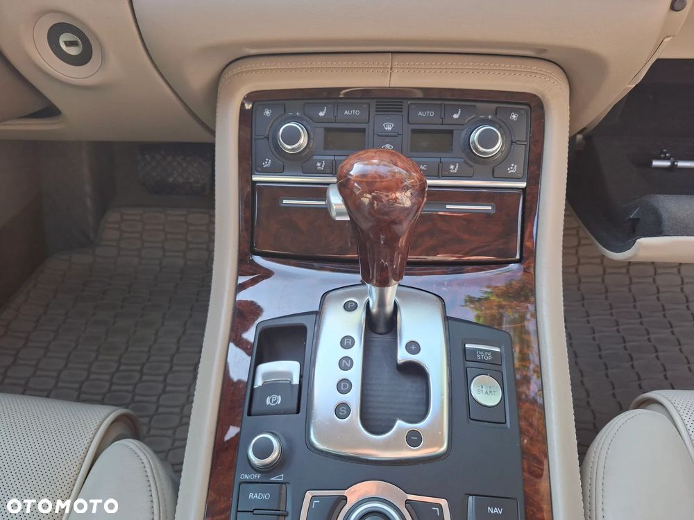 Audi A8 6.0 W12 L Quattro - 32