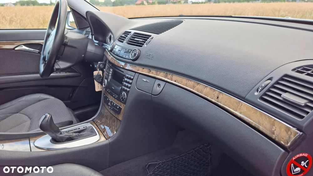 Mercedes-Benz Klasa E 200 Kompressor Automatik Avantgarde - 29