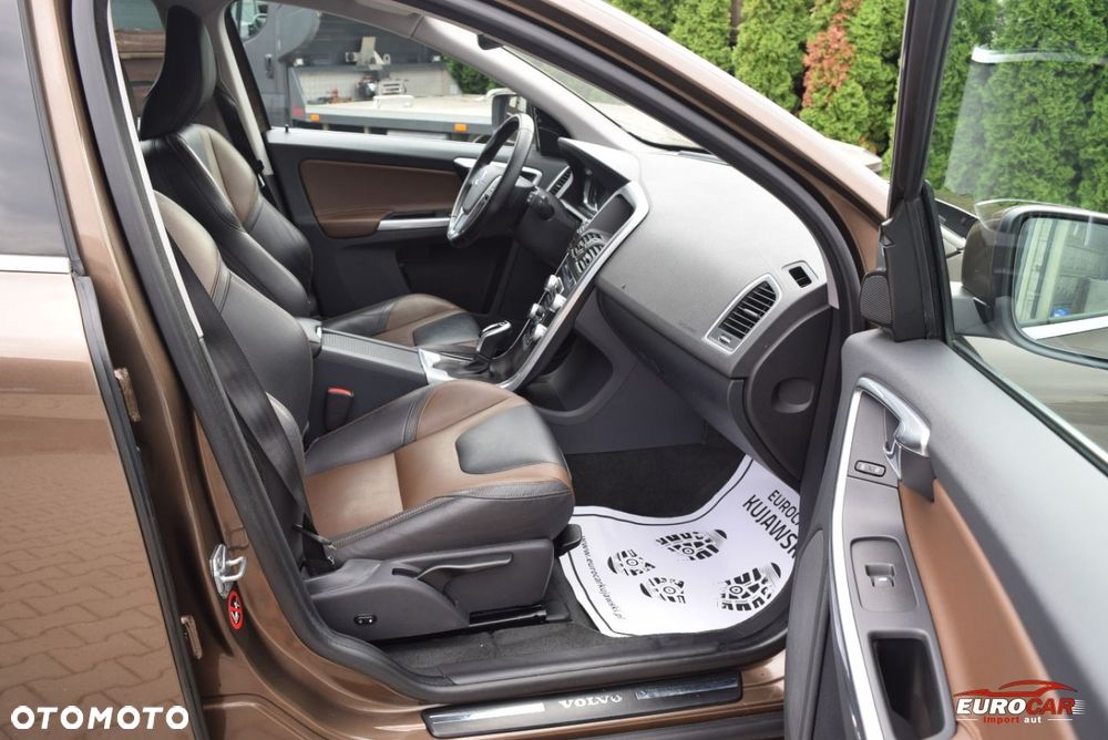 Volvo XC 60 D4 Geartronic Summum - 16