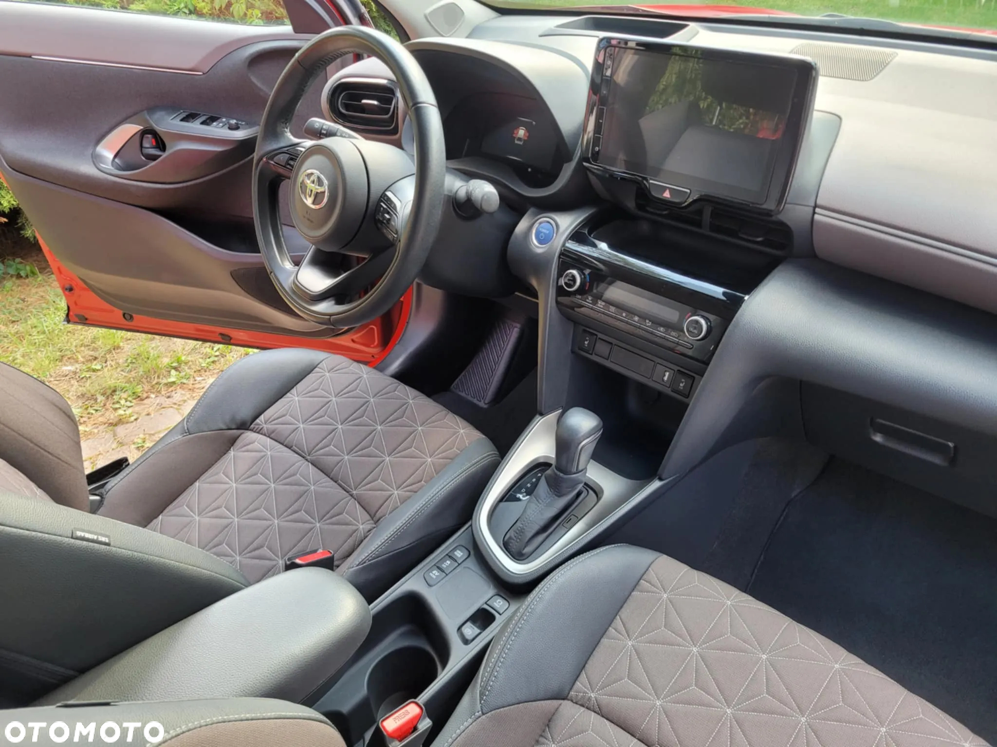 Toyota Yaris Cross Hybrid 1.5 Premiere Edition - 10