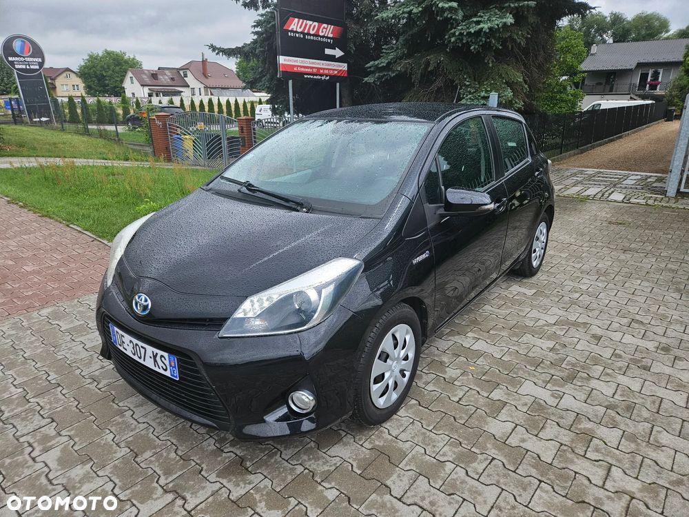 Toyota Yaris Hybrid 100 Sol - 16