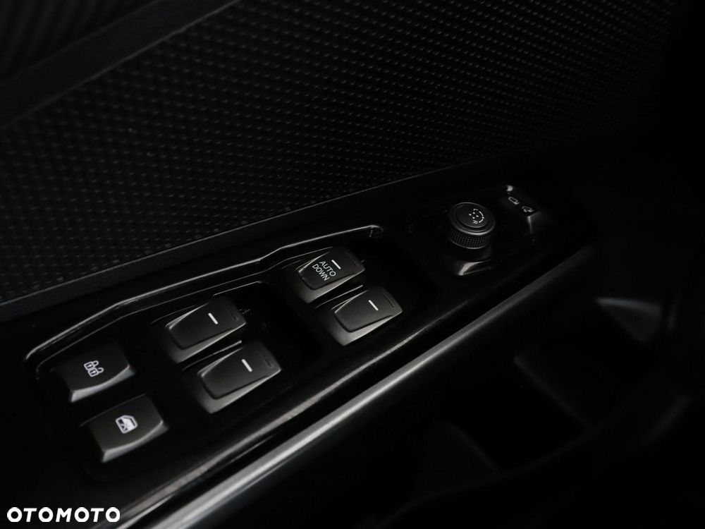 SsangYong/KGM Tivoli 1.5 T-GDi 2WD Automatik Black - 35