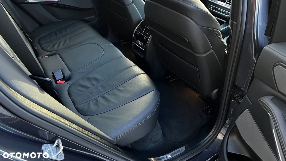BMW X5 xDrive45e - 15