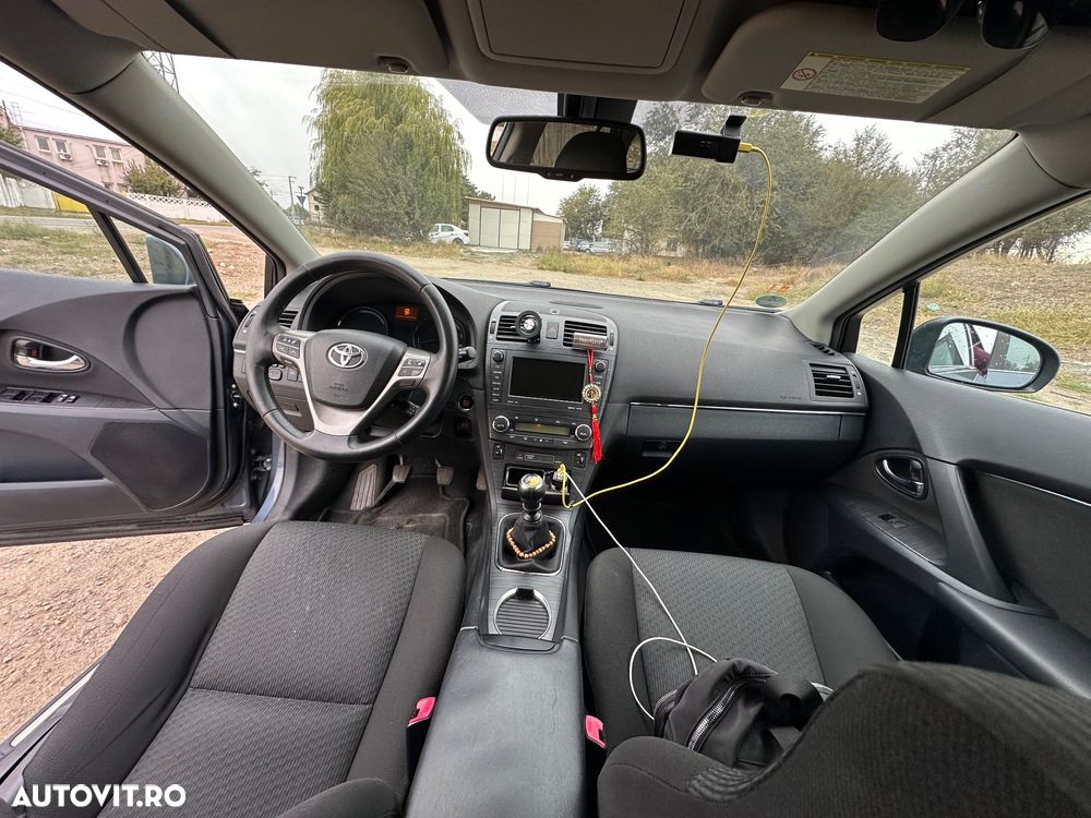 Toyota Avensis 2.2 D-4D Combi Executive - 11