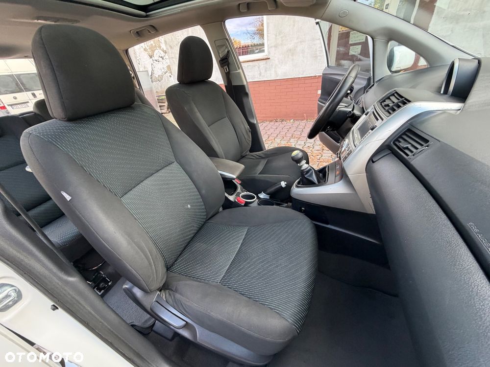 Toyota Corolla Verso 2.0 D-4D Prestige 7os - 8