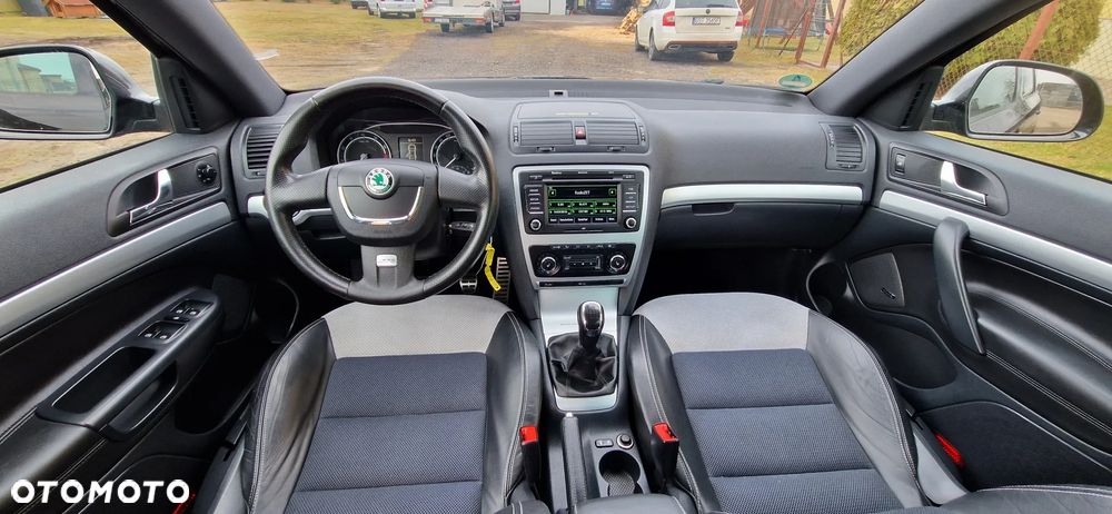 Skoda Octavia 2.0 TSI RS - 23