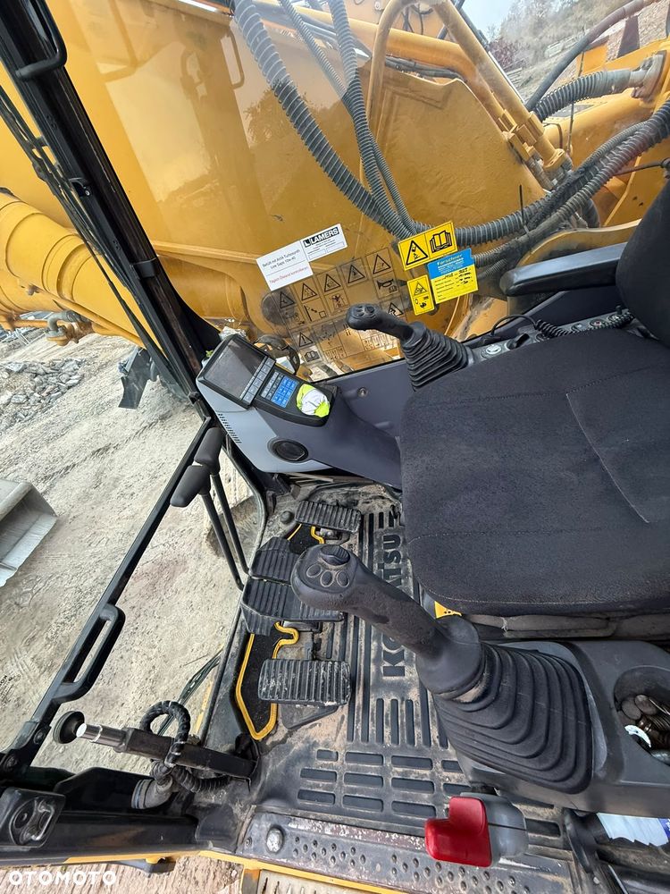 Komatsu 240 NLC - 16