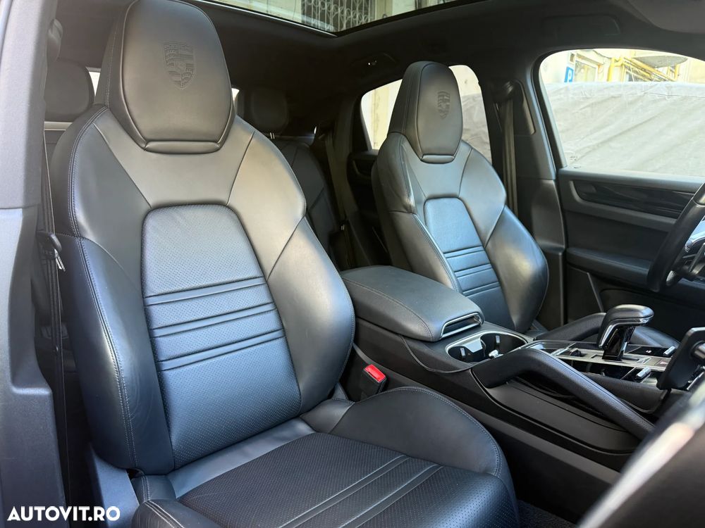 Porsche Cayenne Coupe - 9