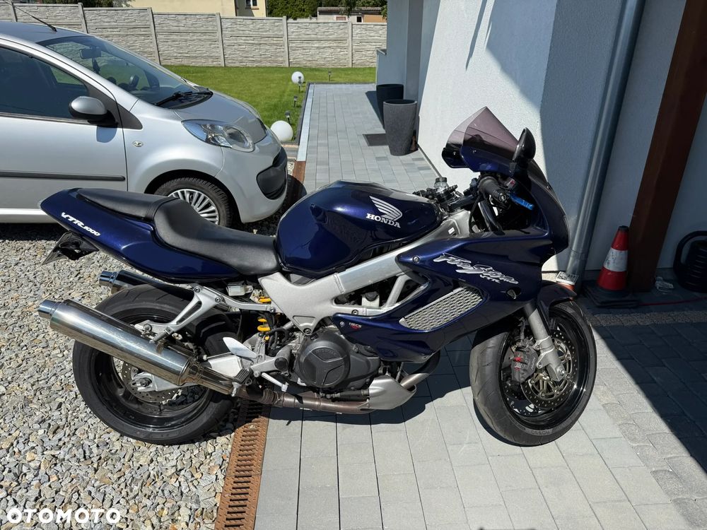 Honda VTR - 3