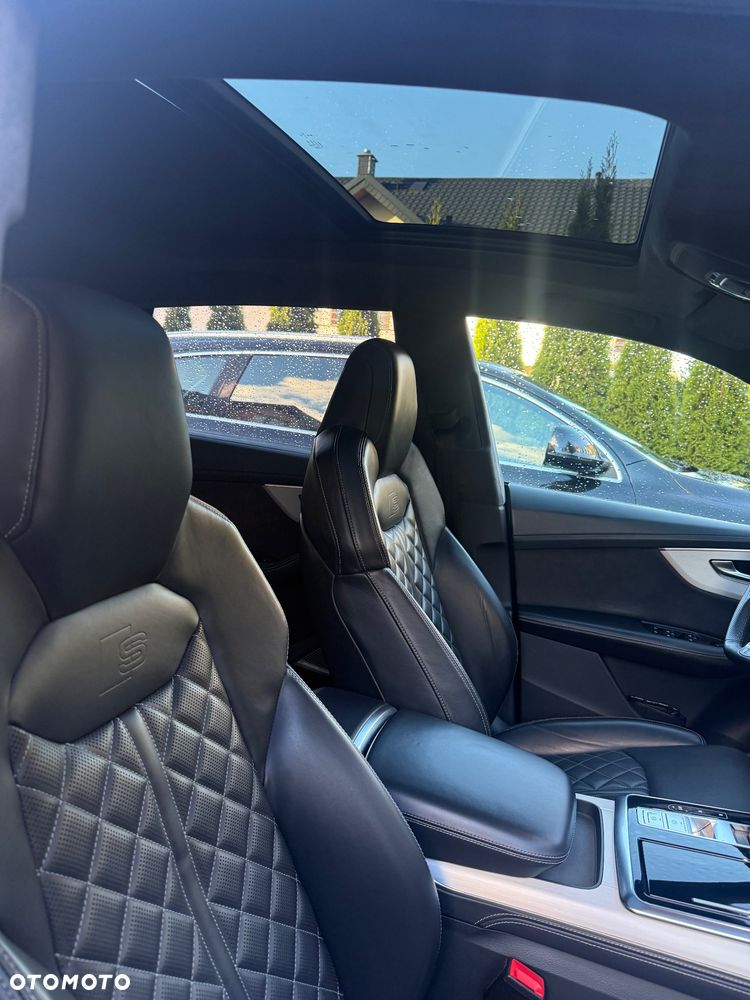 Audi Q8 - 12