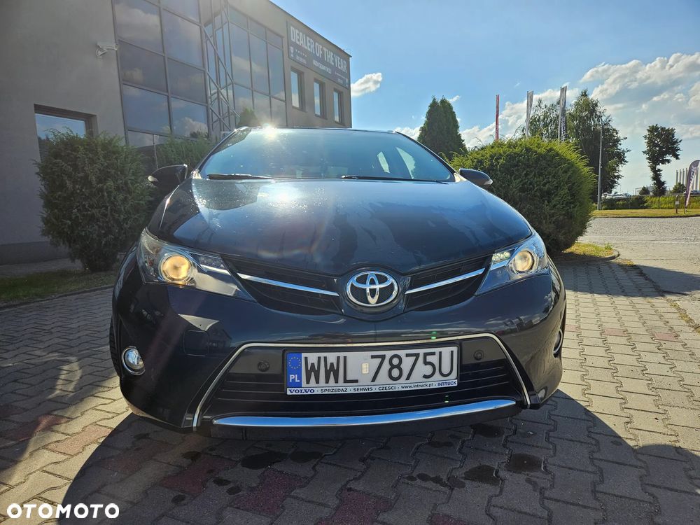 Toyota Auris 1.4 D-4D Premium - 3