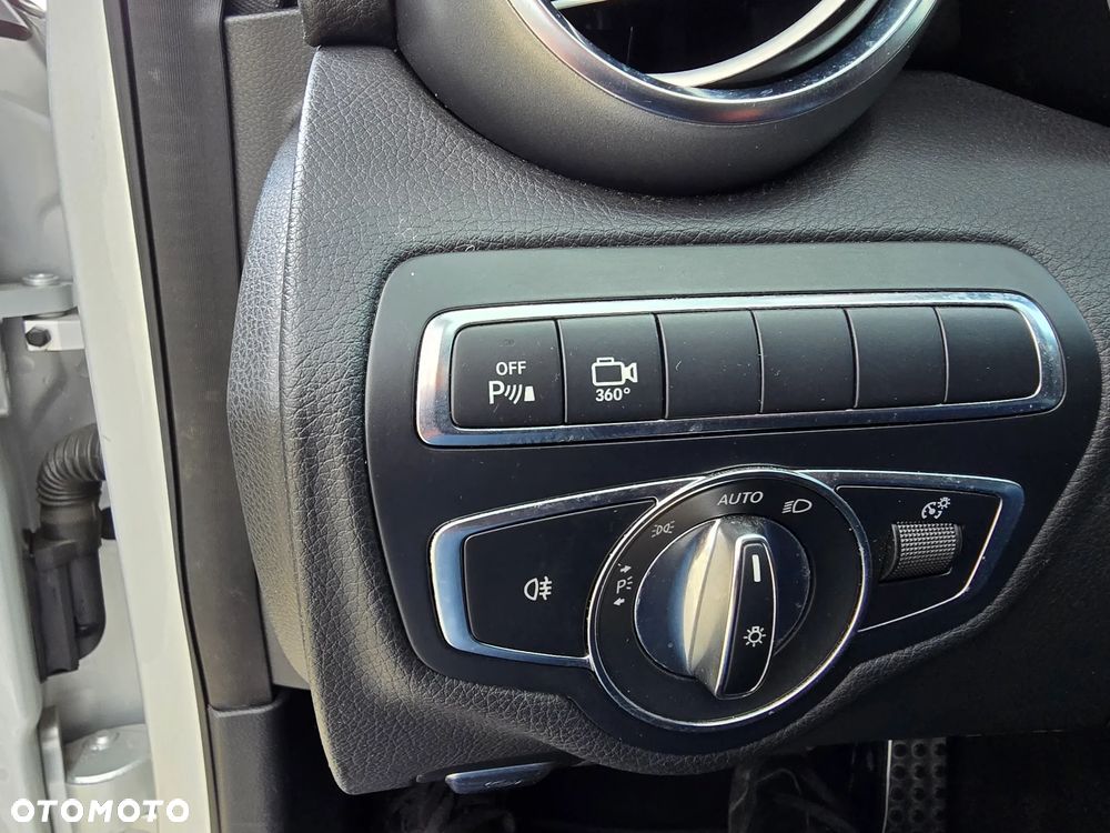 Mercedes-Benz Klasa C AMG 63 AMG Speedshift 7G-MCT - 29