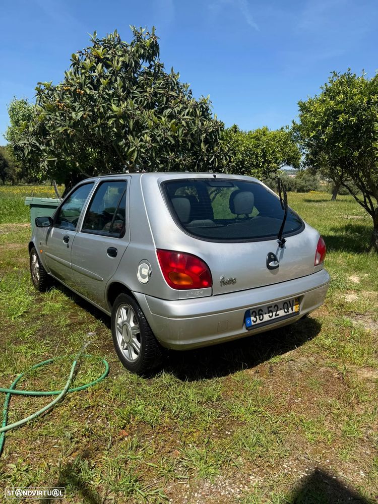 Ford Fiesta 1.25 Ghia - 6