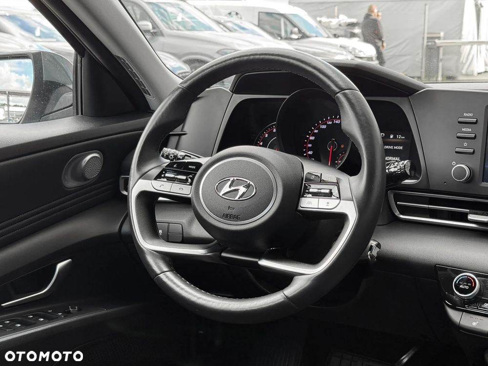 Hyundai Elantra 1.6 Smart CVT - 16