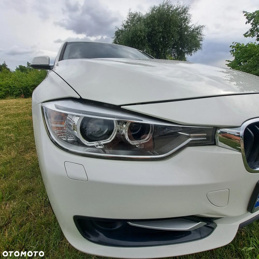 BMW Seria 3 320i Efficient Dynamics Edition Sport Line - 9