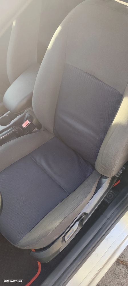 Ford Focus 1.4 16V Connection - 9