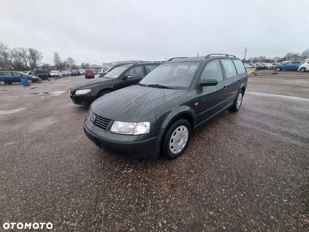 Volkswagen Passat 1.9 TDI Comfortline - 1