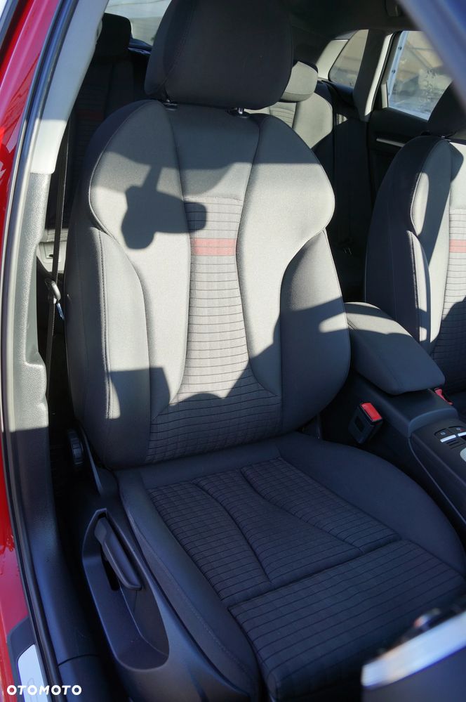 Audi A3 Sportback 2.0 TDI (clean diesel) quattro S tronic Attraction - 29