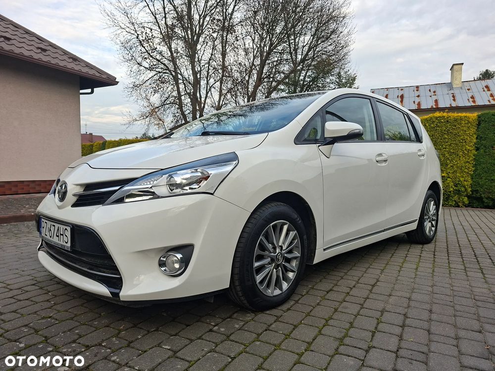 Toyota Verso - 3