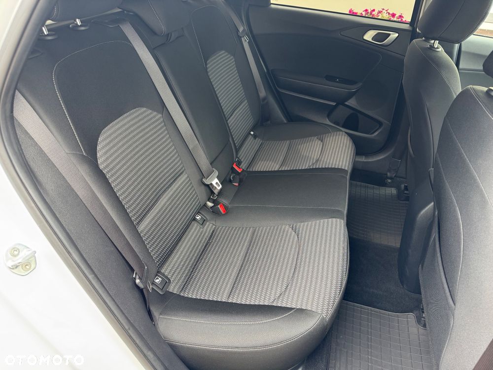 Kia Ceed 1.5 T-GDI M - 20