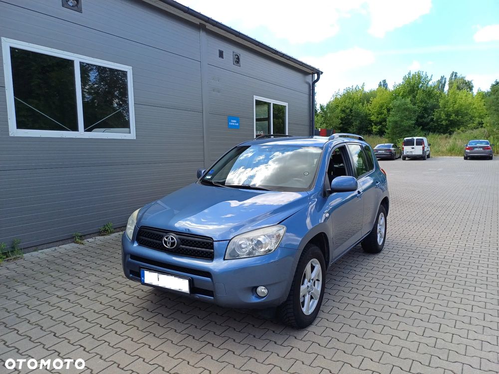 Toyota RAV4 - 1